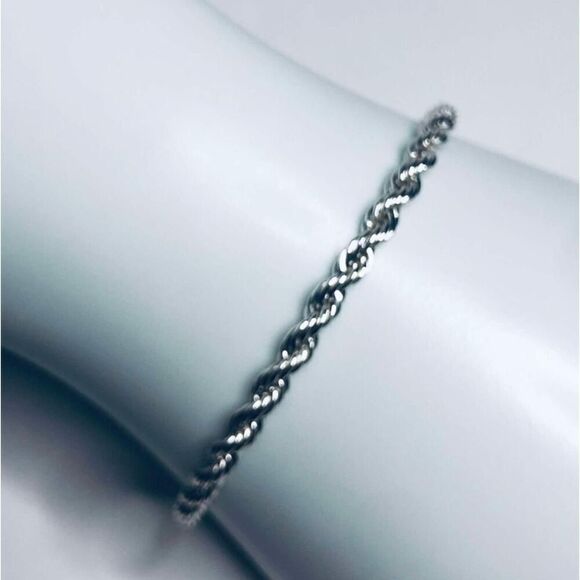 912 NAPIER twisted link chain silvertone Bracelet 7.5" long - Picture 1 of 3